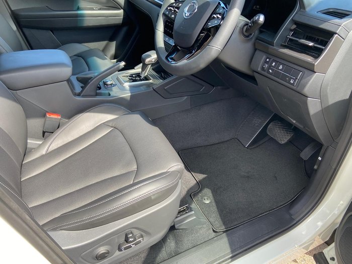 2025 KGM Musso Ultimate Q261 MY26 4X4 Dual Range Grand White