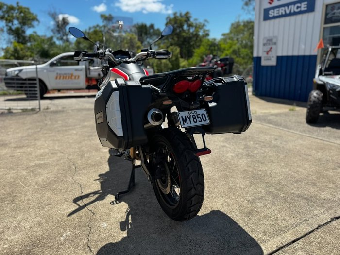 2020 MOTO GUZZI V85 TT TRAVEL