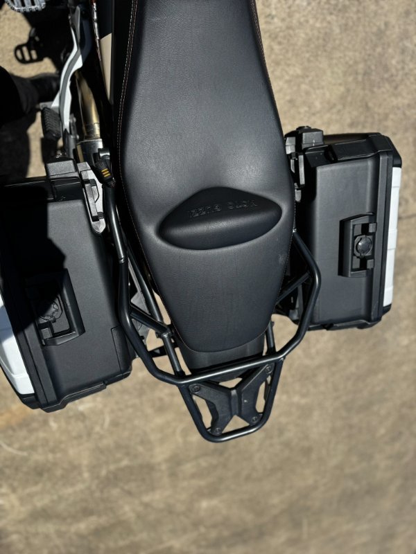 2020 MOTO GUZZI V85 TT TRAVEL