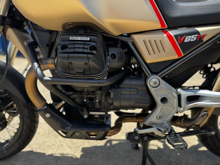 2020 MOTO GUZZI V85 TT TRAVEL