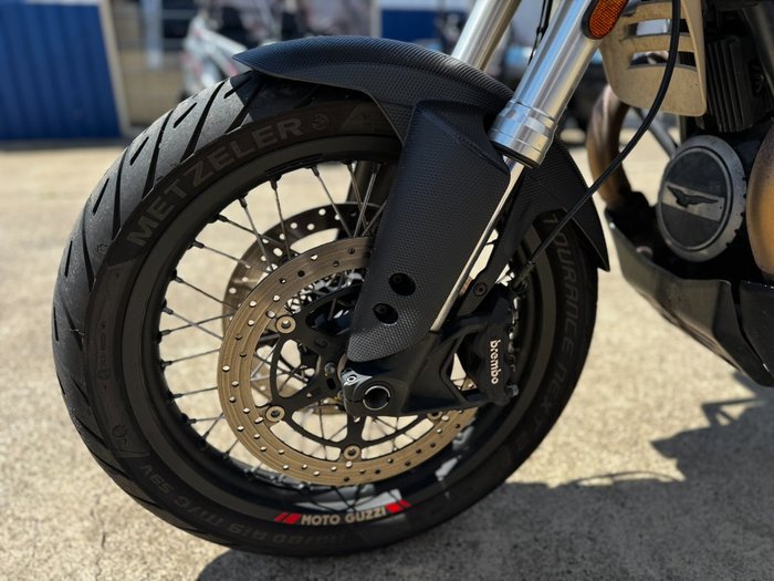 2020 MOTO GUZZI V85 TT TRAVEL