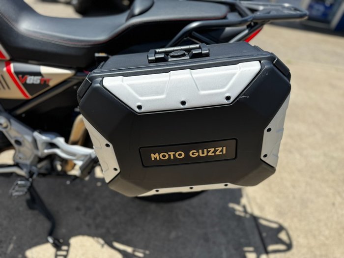 2020 MOTO GUZZI V85 TT TRAVEL