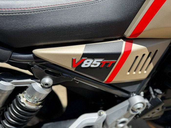 2020 MOTO GUZZI V85 TT TRAVEL