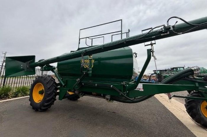 0 Simplicity 7000 L Tow Behind Quad Box GREEN