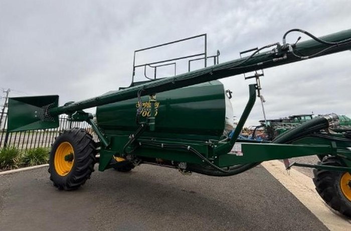 0 Simplicity 7000 L Tow Behind Quad Box GREEN