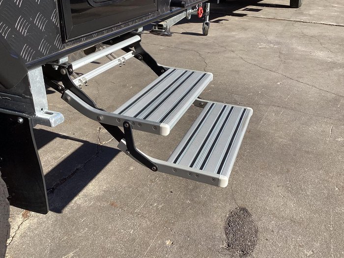 2025 New Age Caravans Manta Ray Expedition 19Er Full Off-Road