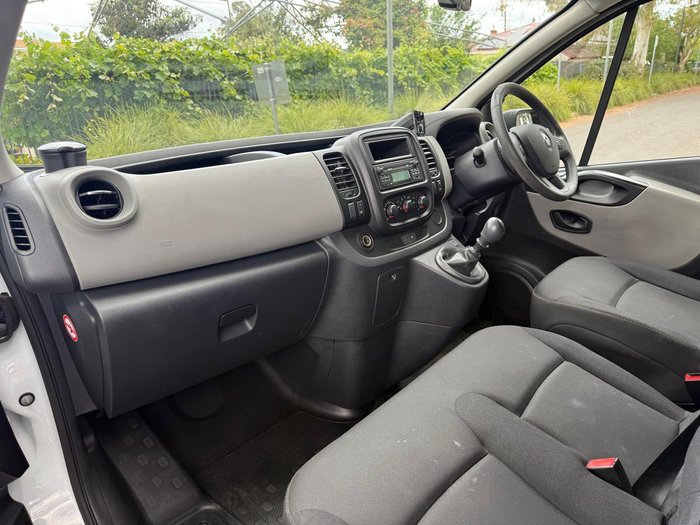 2018 Renault Trafic 85kW X82 Glacier White