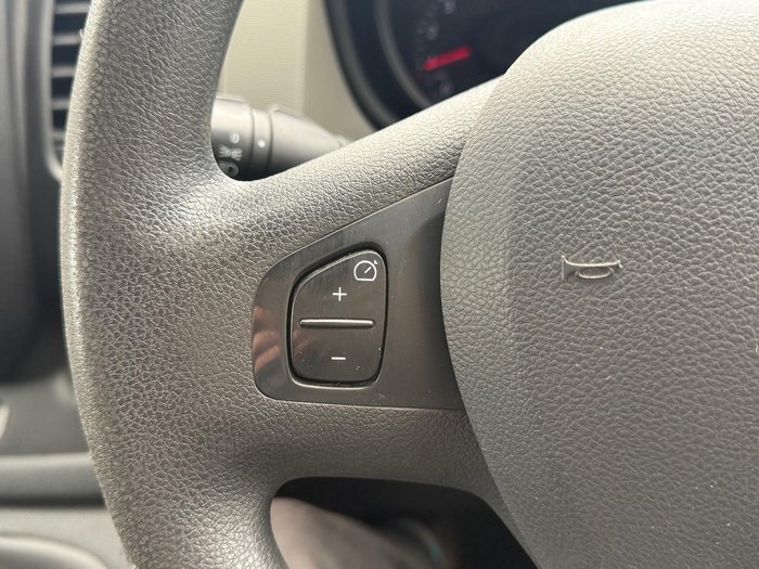 2018 Renault Trafic 85kW X82 Glacier White