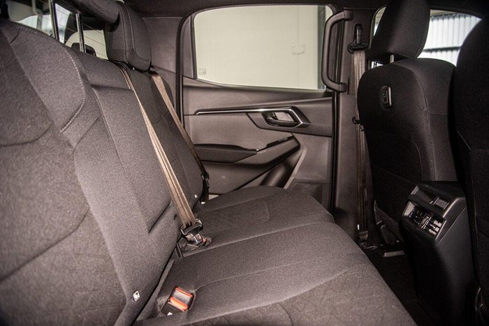 2025 Isuzu D-MAX X-RIDER