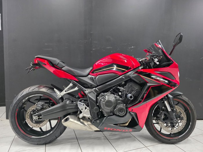 2023 Honda CBR650R Red