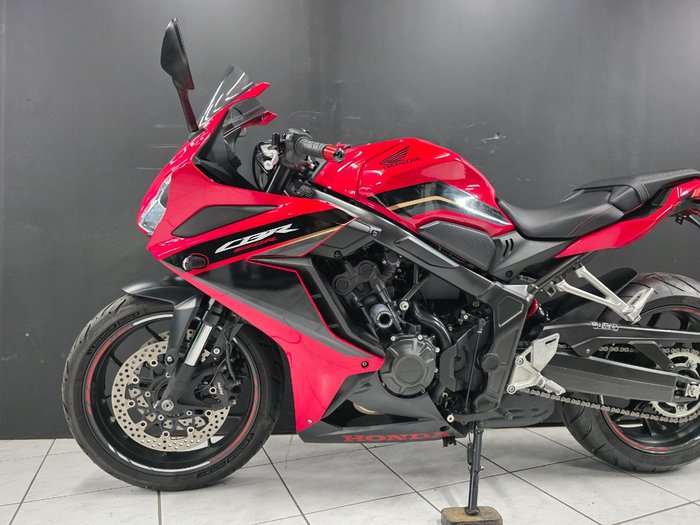 2023 Honda CBR650R Red