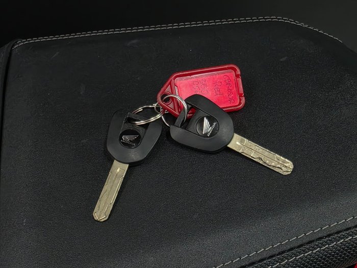 2023 Honda CBR650R Red