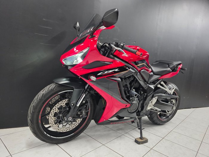 2023 Honda CBR650R Red