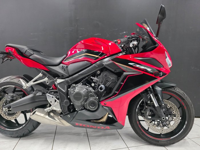 2023 Honda CBR650R Red