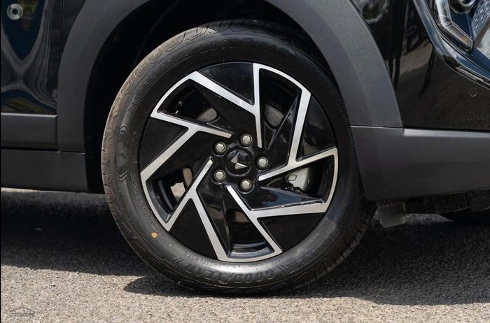 2025 Mahindra XUV3XO AX7L