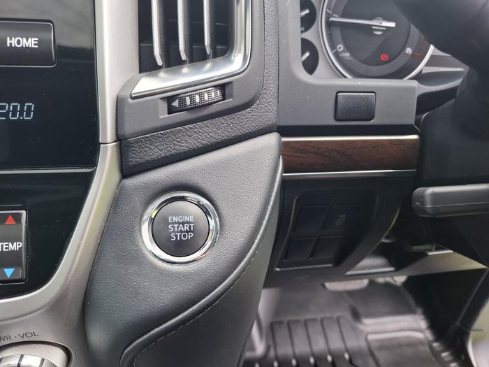 2017 Toyota Landcruiser VX