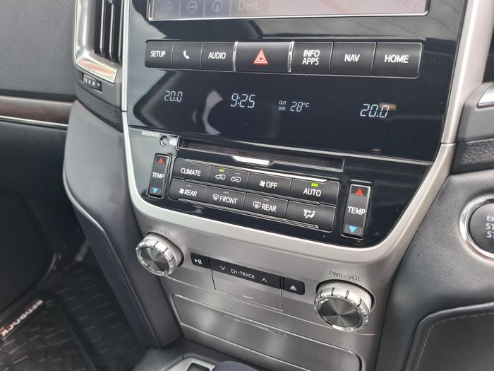 2017 Toyota Landcruiser VX