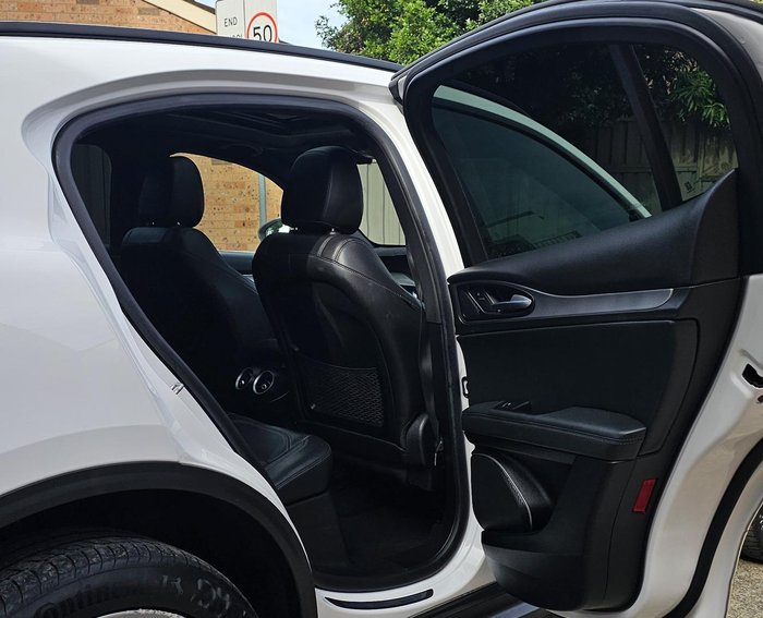 2018 Alfa Romeo Stelvio Ti AWD Alfa White