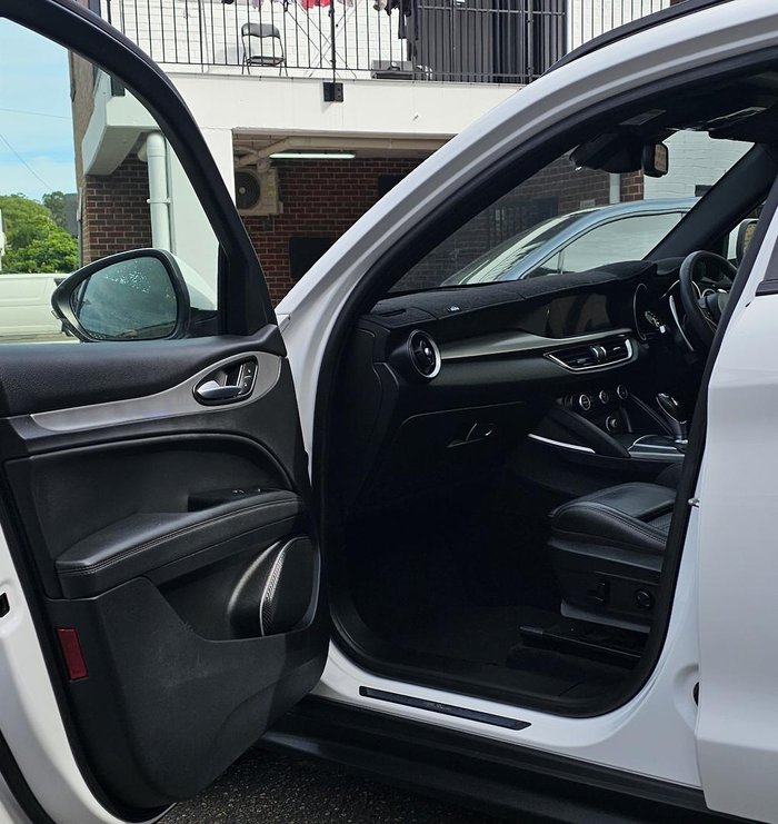 2018 Alfa Romeo Stelvio Ti AWD Alfa White