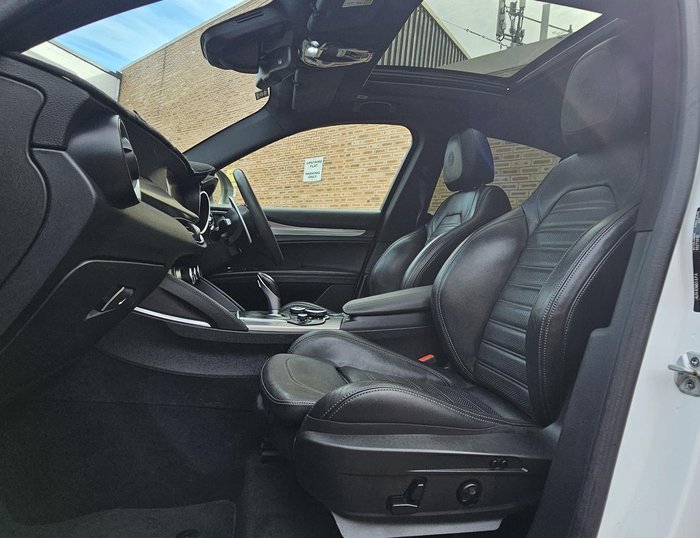 2018 Alfa Romeo Stelvio Ti AWD Alfa White