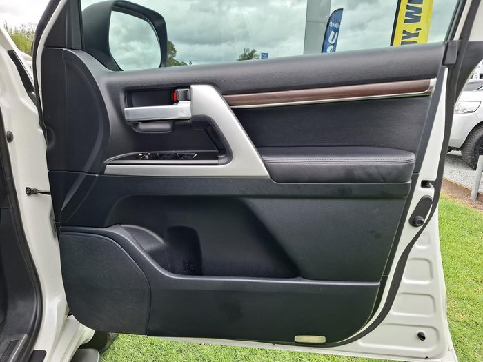 2018 Toyota Landcruiser VX VDJ200R 4X4 Dual Range Glacier White