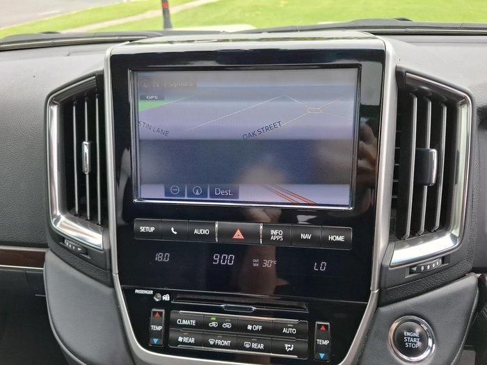 2018 Toyota Landcruiser VX VDJ200R 4X4 Dual Range Glacier White