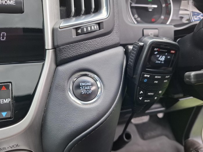 2018 Toyota Landcruiser VX VDJ200R 4X4 Dual Range Glacier White