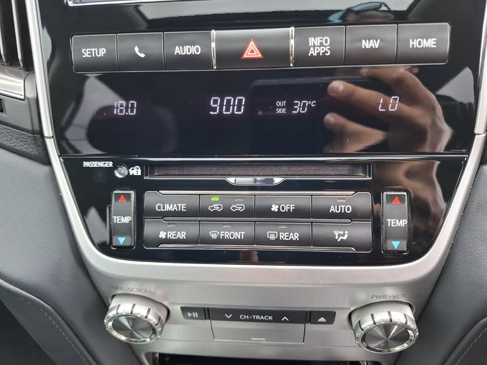 2018 Toyota Landcruiser VX VDJ200R 4X4 Dual Range Glacier White