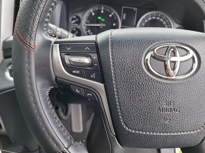 2018 Toyota Landcruiser VX VDJ200R 4X4 Dual Range Glacier White