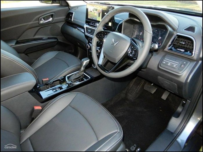 2025 Mahindra XUV3XO AX7L