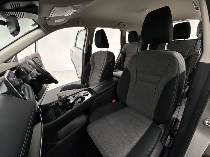 2024 Nissan X-TRAIL ST