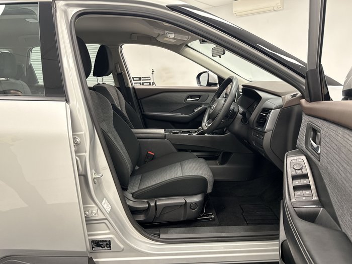 2024 Nissan X-TRAIL ST