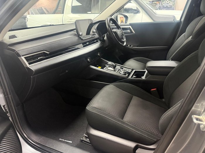 2021 Mitsubishi Outlander LS