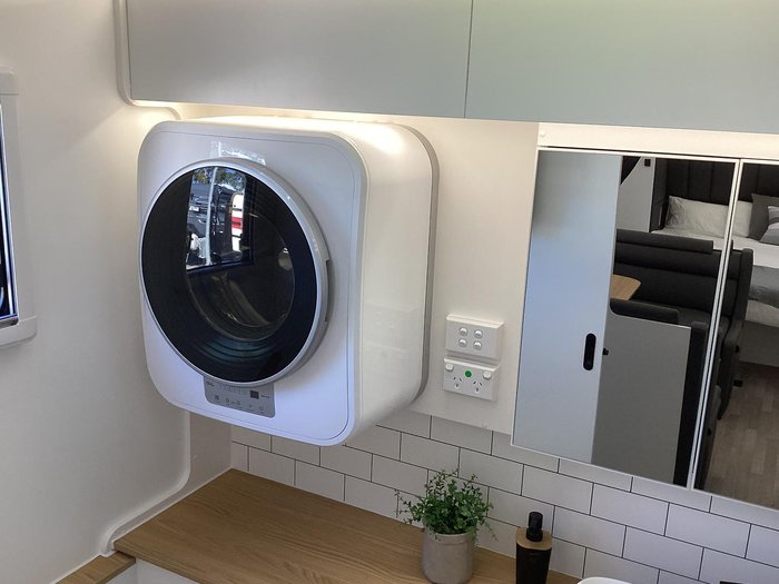 2025 New Age Caravans Oz Classic 20E