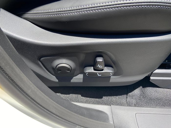 2025 KGM Musso Ultimate Q261 MY26 4X4 Dual Range Grand White