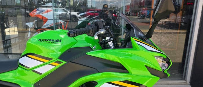 2025 Kawasaki 2025 KAWASAKI 650CC NINJA 650 KRT EDITION GREEN