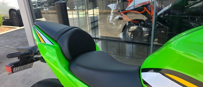 2025 Kawasaki 2025 KAWASAKI 650CC NINJA 650 KRT EDITION GREEN