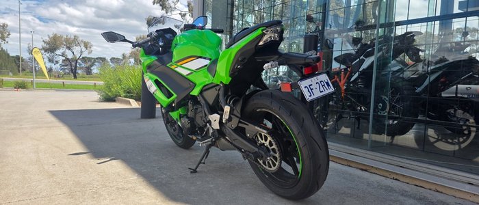 2025 Kawasaki 2025 KAWASAKI 650CC NINJA 650 KRT EDITION GREEN