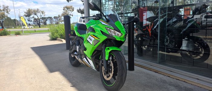 2025 Kawasaki 2025 KAWASAKI 650CC NINJA 650 KRT EDITION GREEN