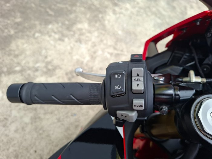 2017 Honda CBR1000RR (FIREBLADE) Red