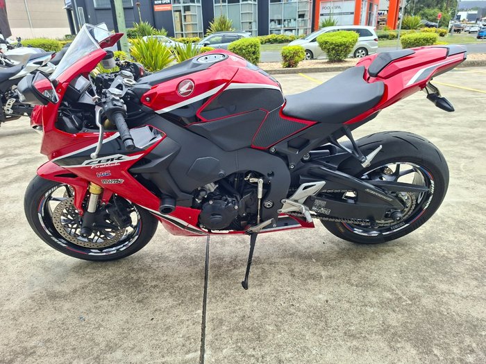 2017 Honda CBR1000RR (FIREBLADE) Red