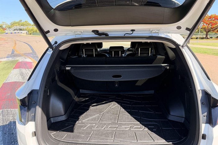 2023 Hyundai Tucson Highlander NX4.V2 MY23 White Cream