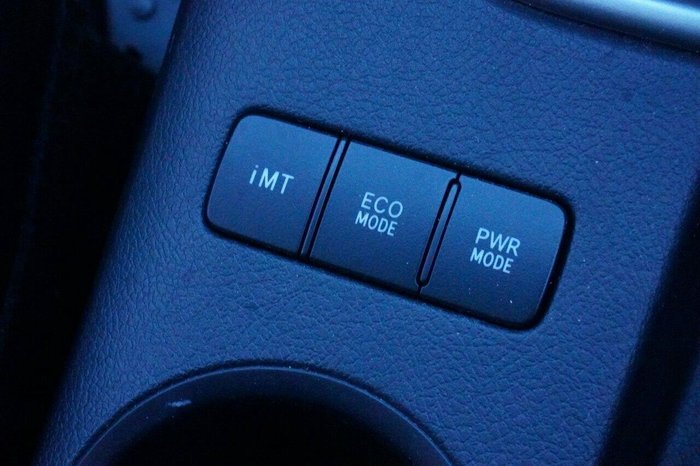 2018 Toyota Hilux SR5