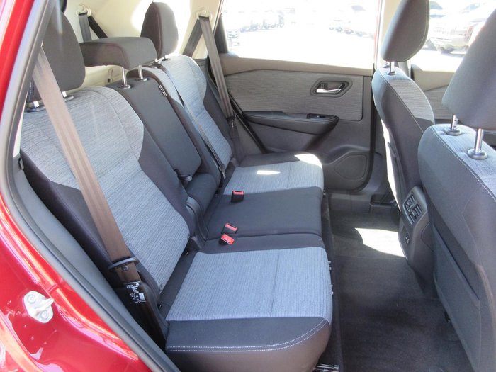 2025 Nissan X-TRAIL ST