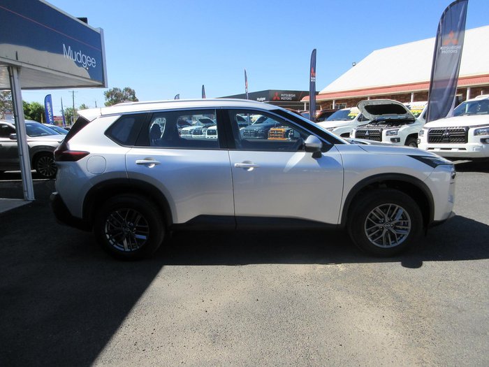 2025 Nissan X-TRAIL ST