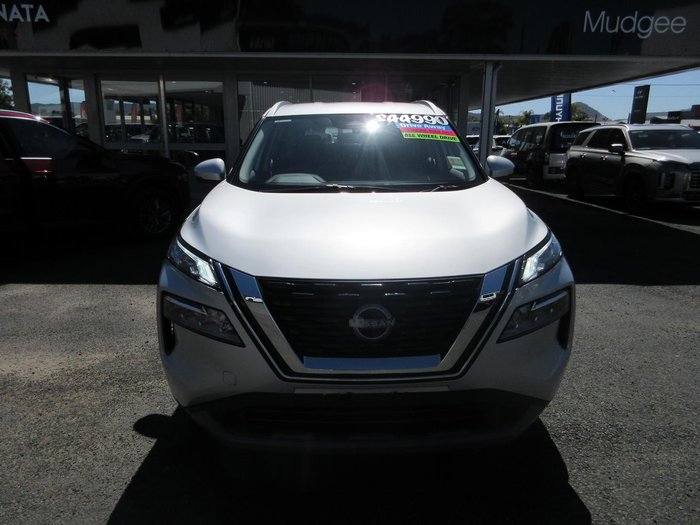 2025 Nissan X-TRAIL ST