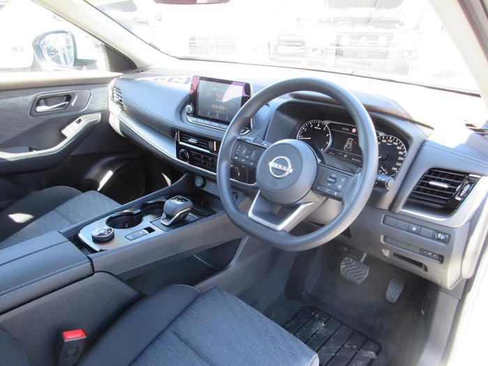 2025 Nissan X-TRAIL ST