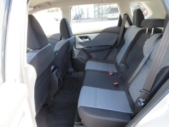 2025 Nissan X-TRAIL ST