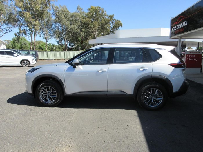 2025 Nissan X-TRAIL ST