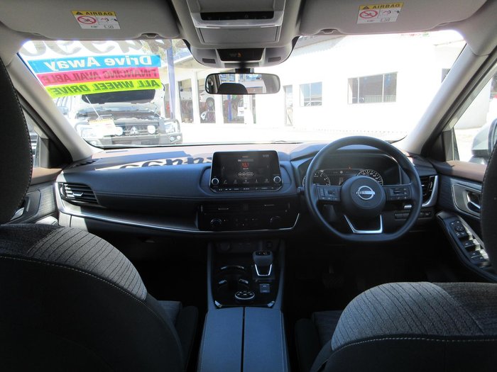 2025 Nissan X-TRAIL ST